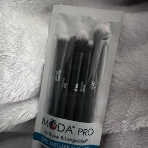 Moda pro eye brush kit